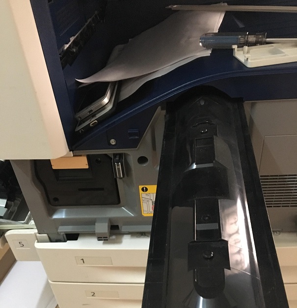 Cách mở hộp mực máy photocopy khi cần đổ mực máy photo