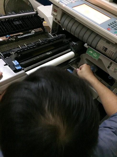 Xử lý máy photocopy ricoh bị kẹt giấy
